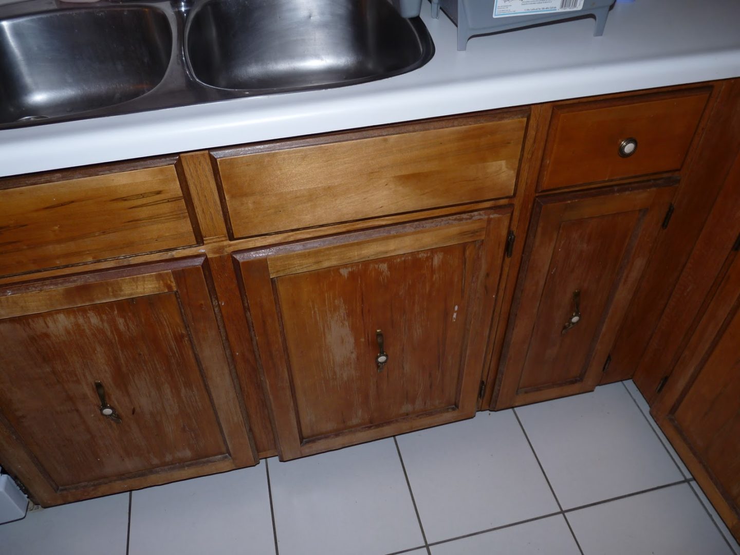 Diy Re Varnished Cabinet Fronts How To Restore Kitchen Cabinetry