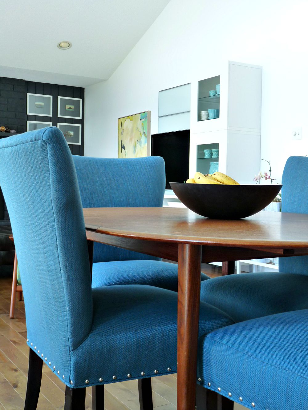 New Blue Tweed Dining Room Chairs Update the Dining Room | Dans le Lakehouse