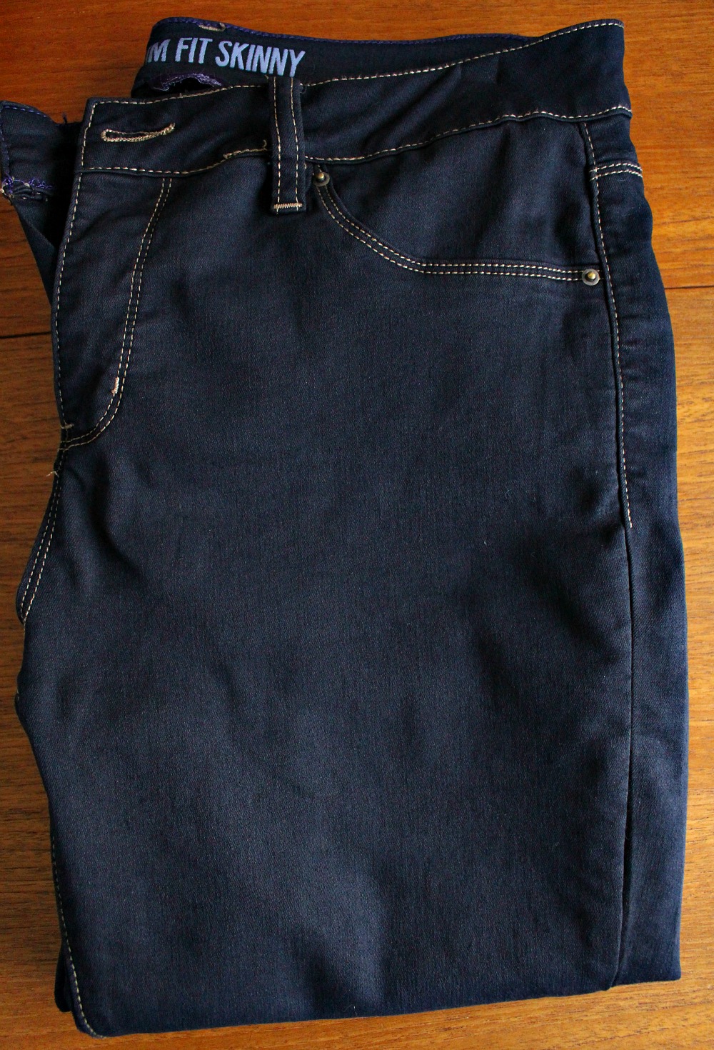 How to Dye Jeans (Tutorial With FAQ) | Dans le Lakehouse