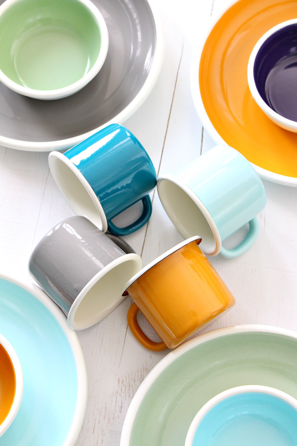 tin camping plates