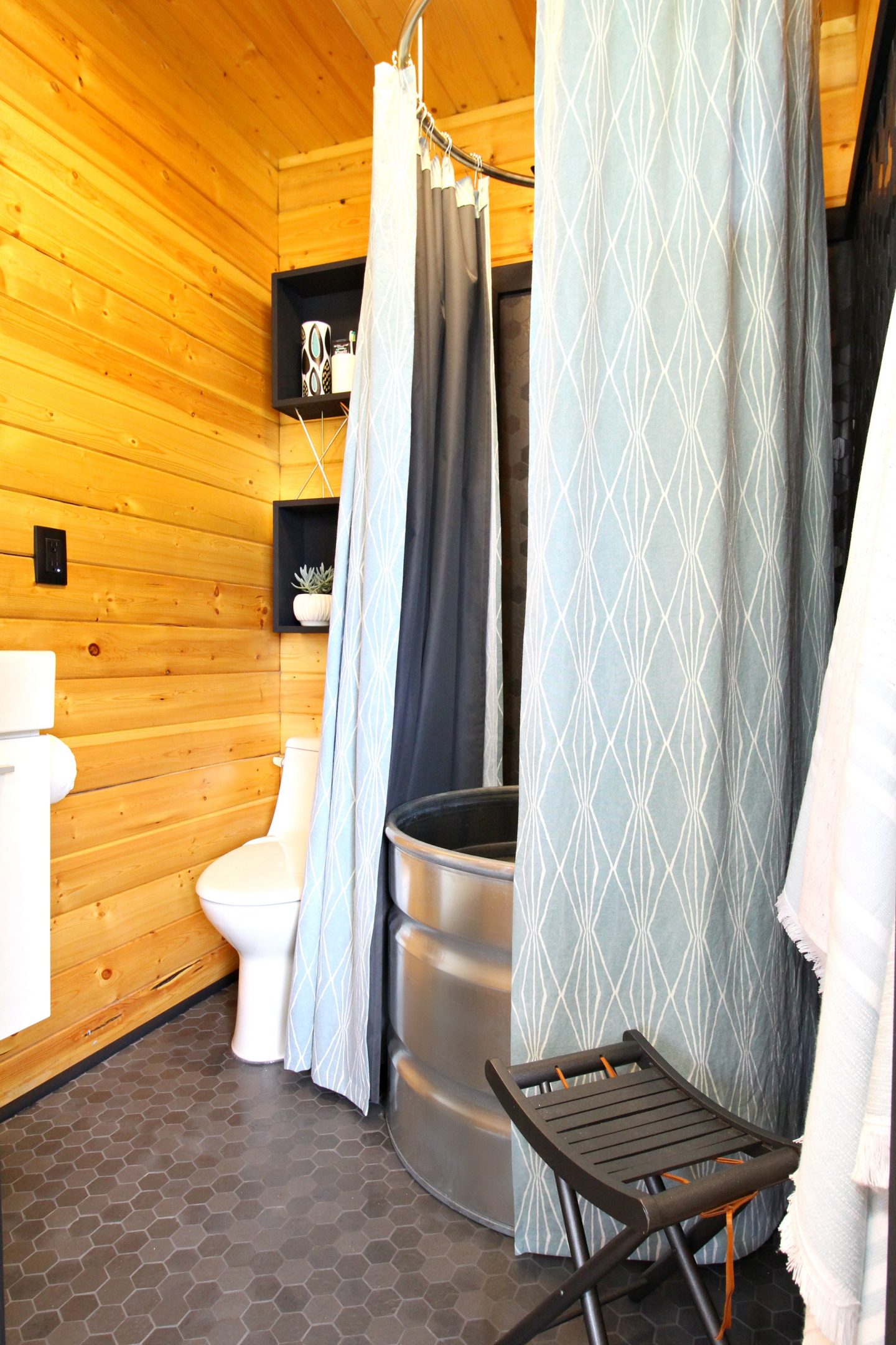 Diy Stock Tank Shower Dans Le Lakehouse