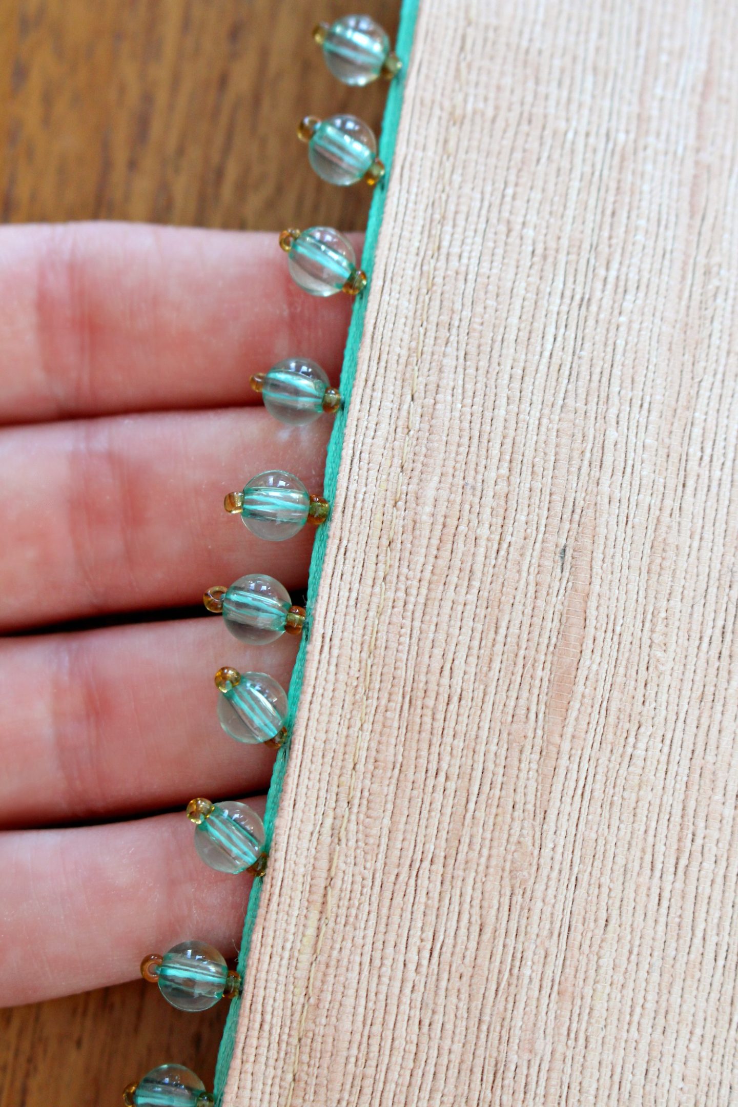 Beautiful Spring DIY Table Runner with Beaded Trim Dans le Lakehouse