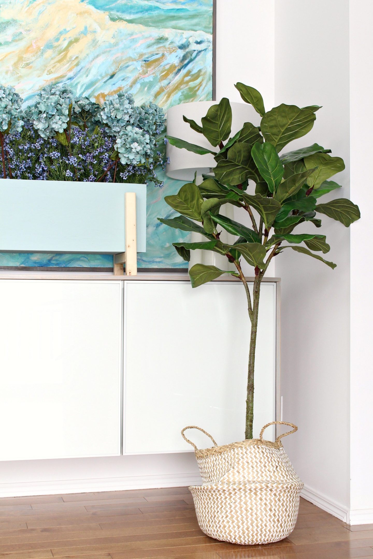 Learn How to Make This Modern DIY Planter Box for Faux Plants with Leftover Plywood and Wood Scraps #diy #homedecor #diyhomedecor #woodworking #plywoodprojects #diyplanter