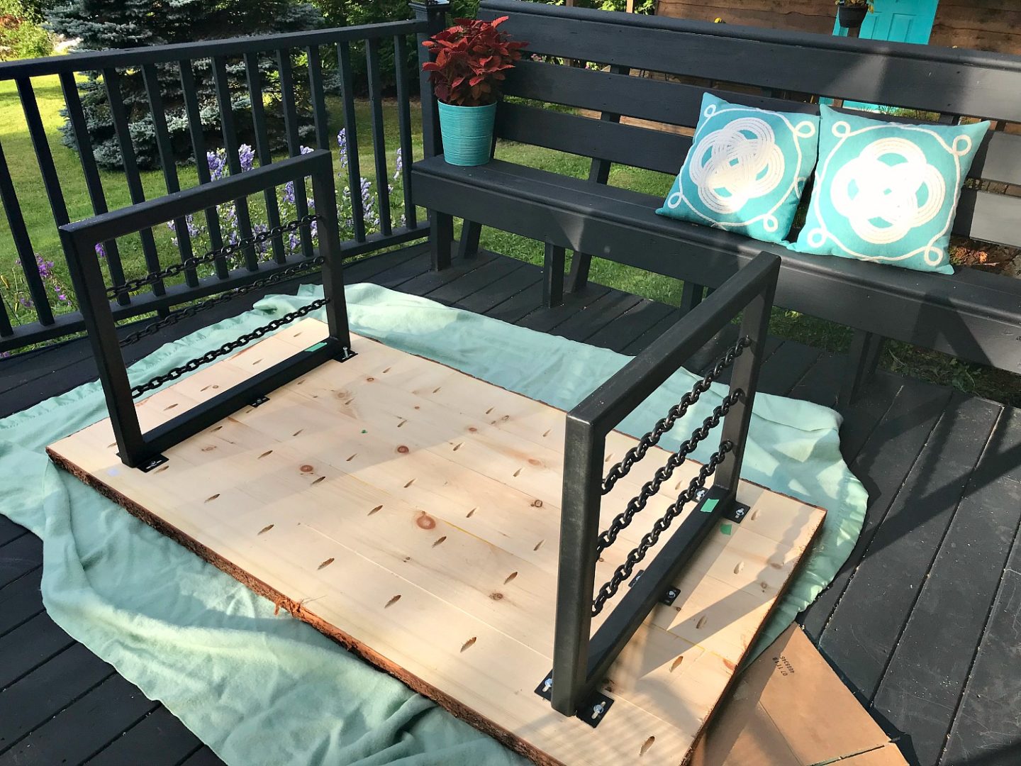 DIY Live Edge Patio Table with DIY Welded Chain Legs