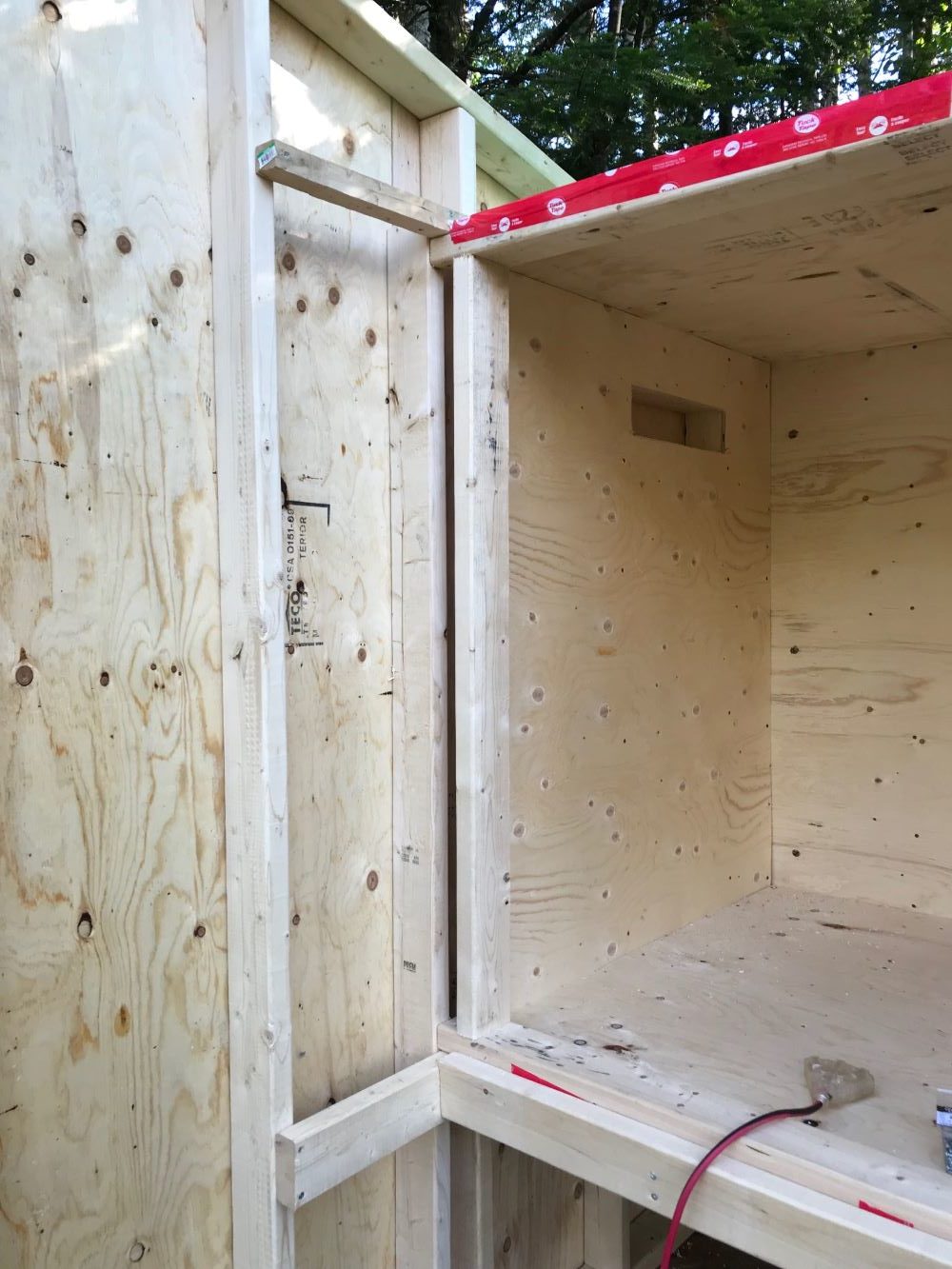 Modern Diy Chicken Coop Chicken Coop And Run Built On A