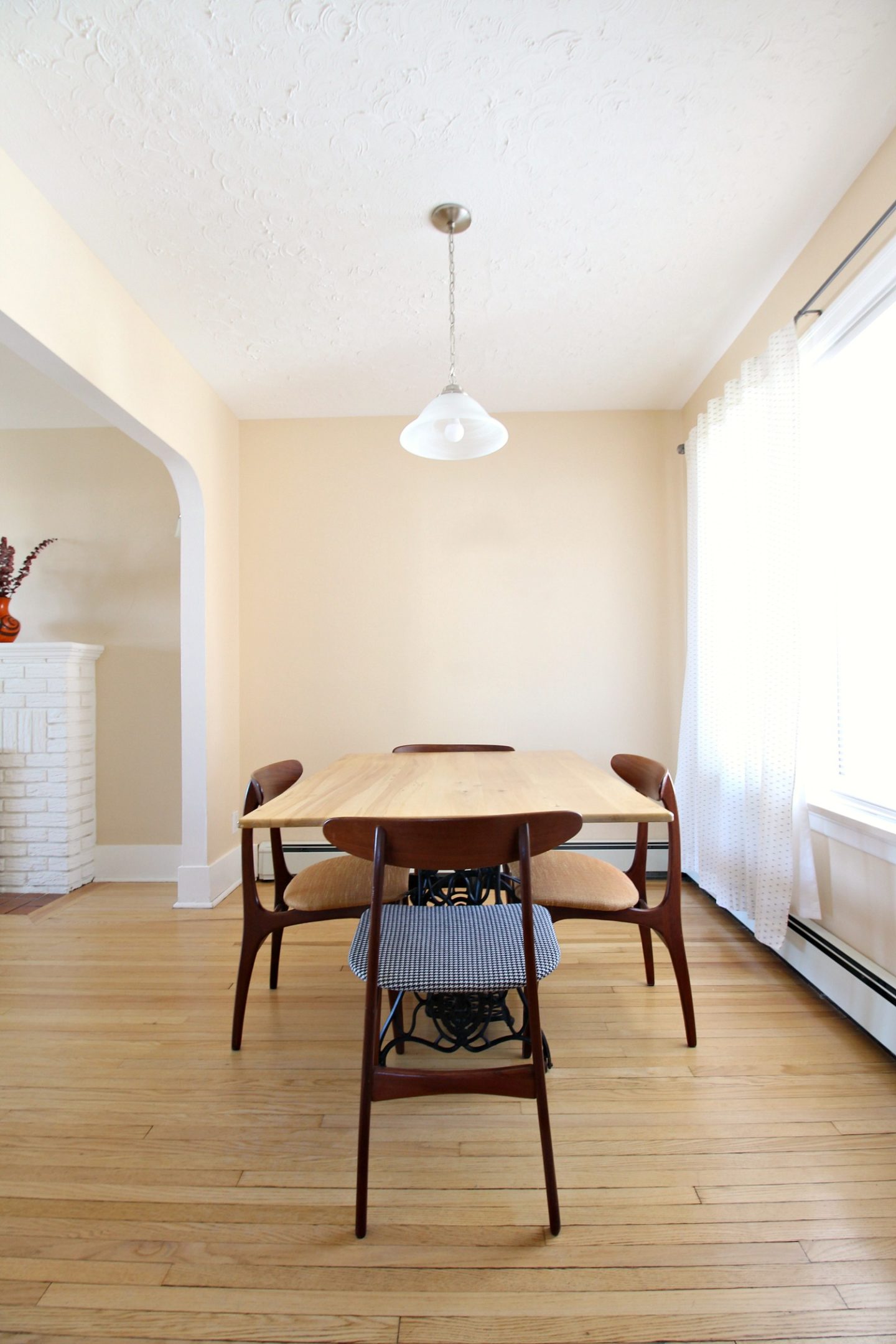 dining room makeover before