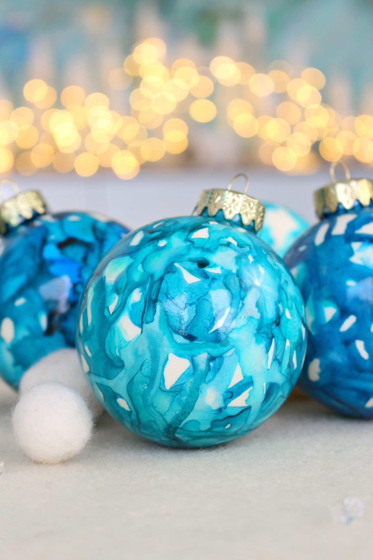 How to Paint Christmas Tree Ornaments