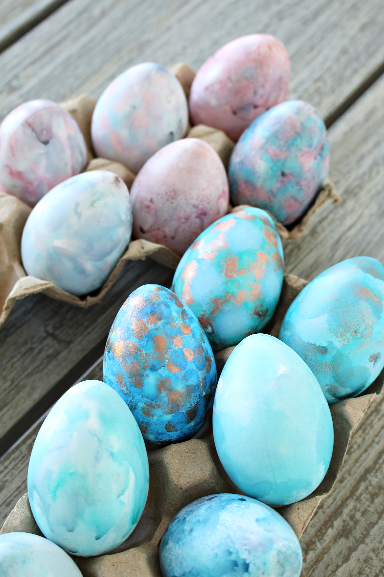 Pastel watercolor Easter eggs DIY