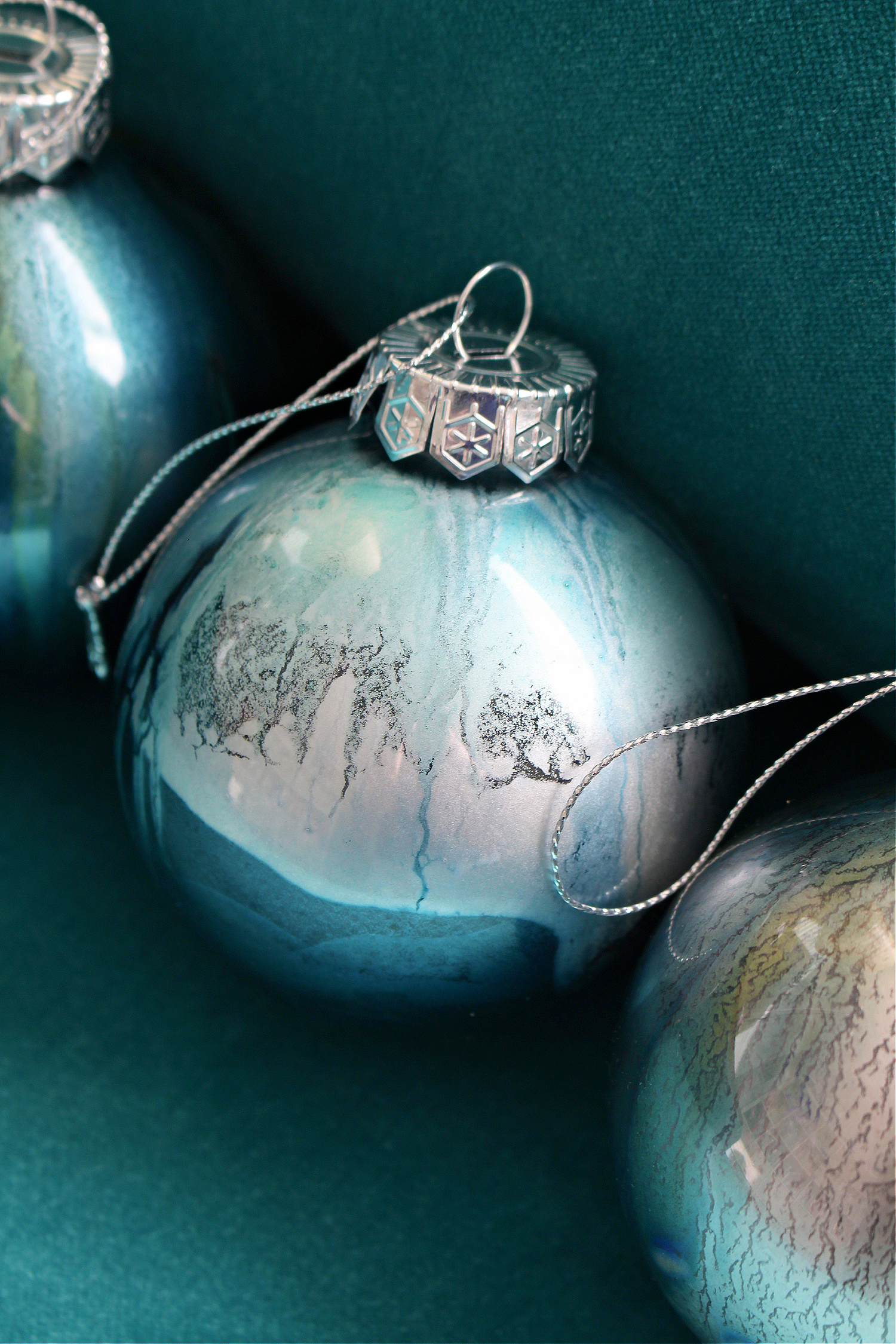 Can You Use Alcohol Ink on Plastic Ornaments? YES!