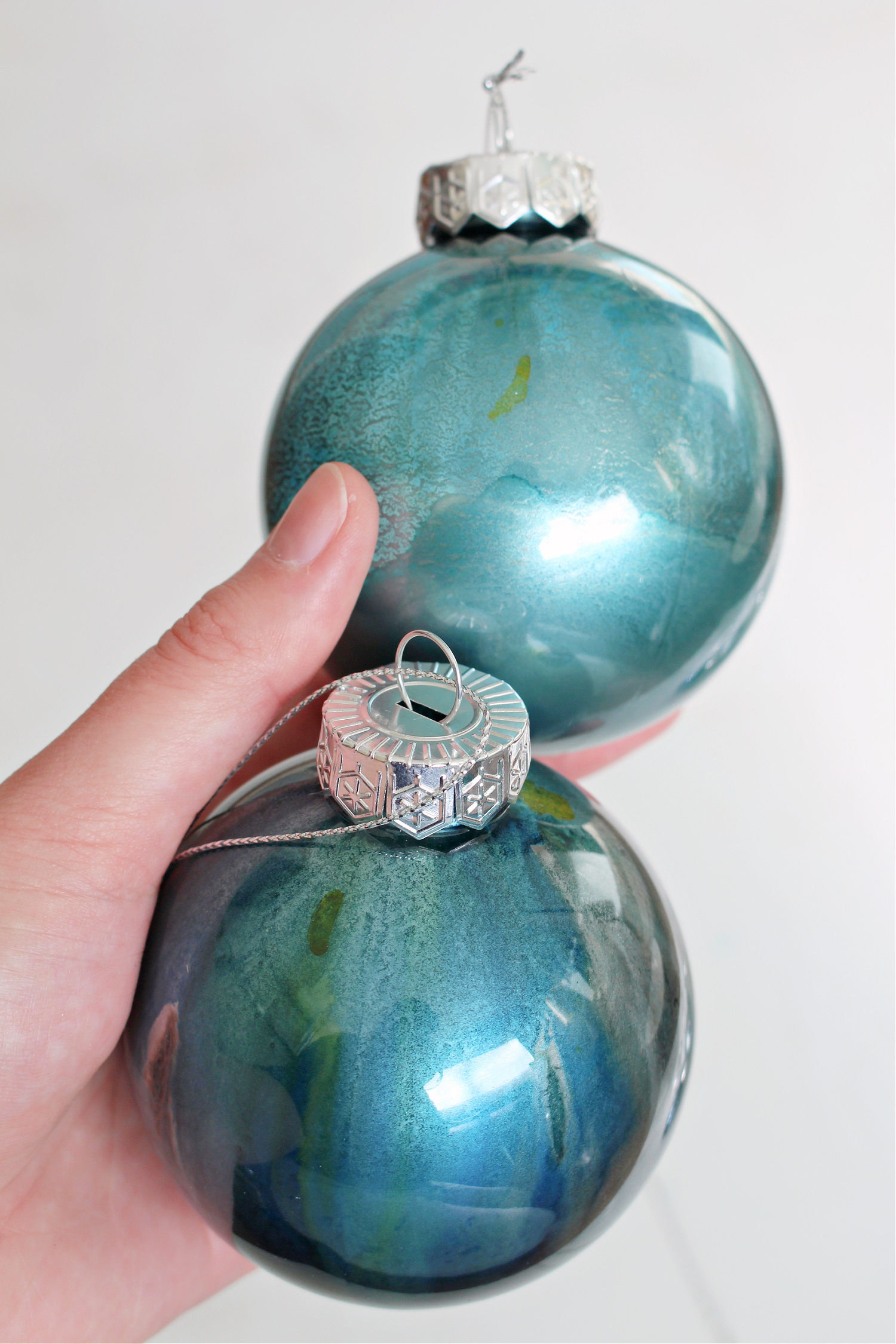 Can You Use Alcohol Ink on Plastic Ornaments? YES!