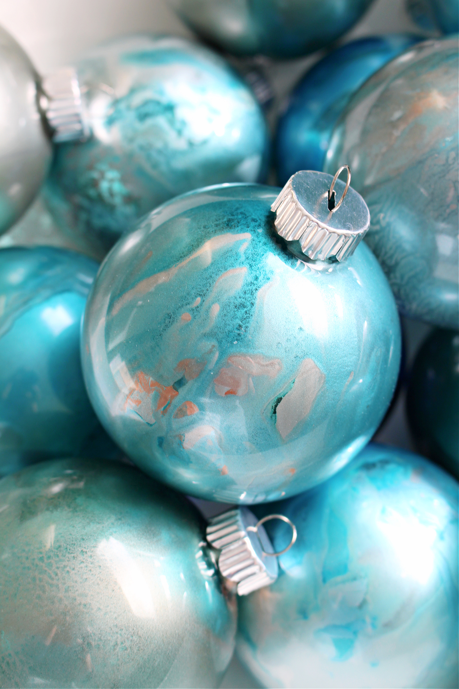 Decorate Ornaments with Inks