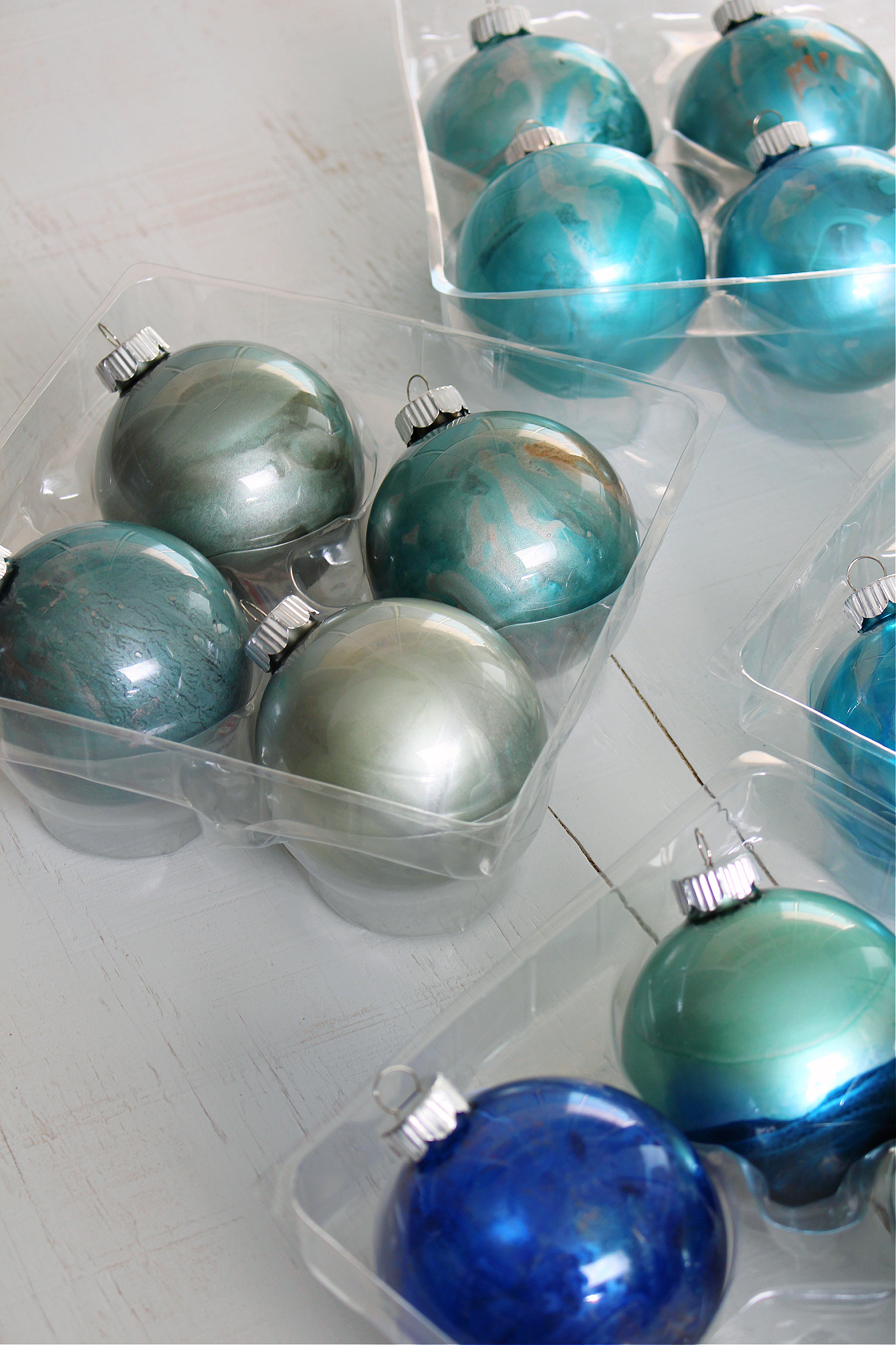 How to Make One of a Kind Christmas Ornaments