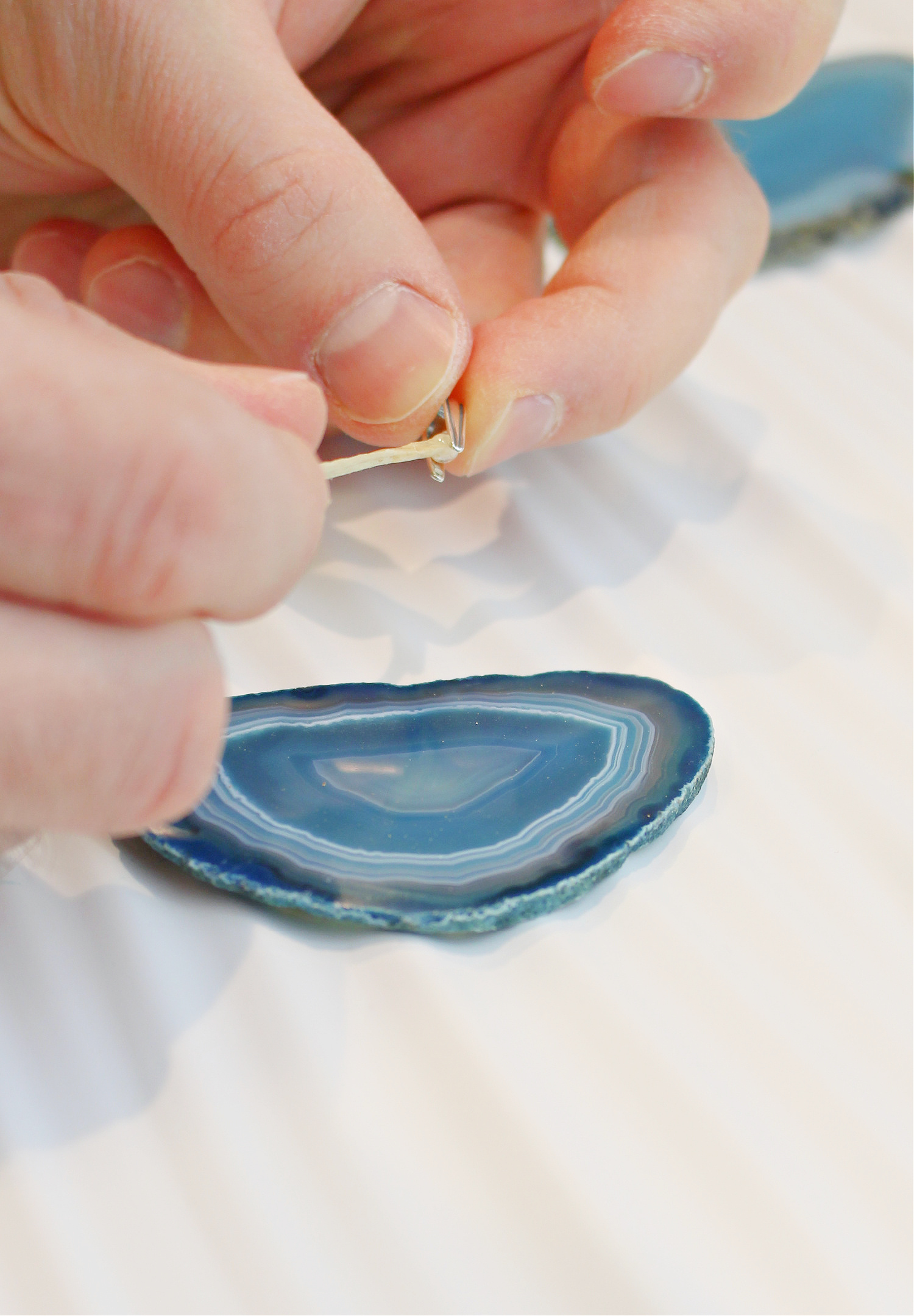 How to Glue Agate Slices