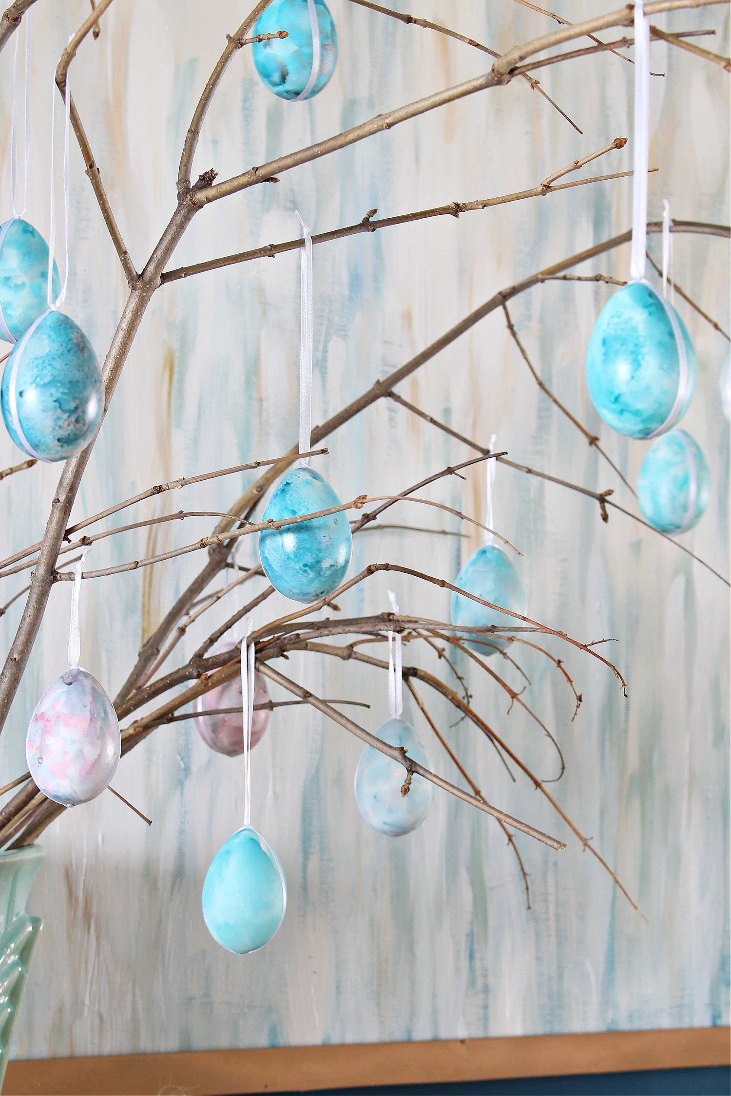 Pastel Easter Mantel Decorating Ideas
