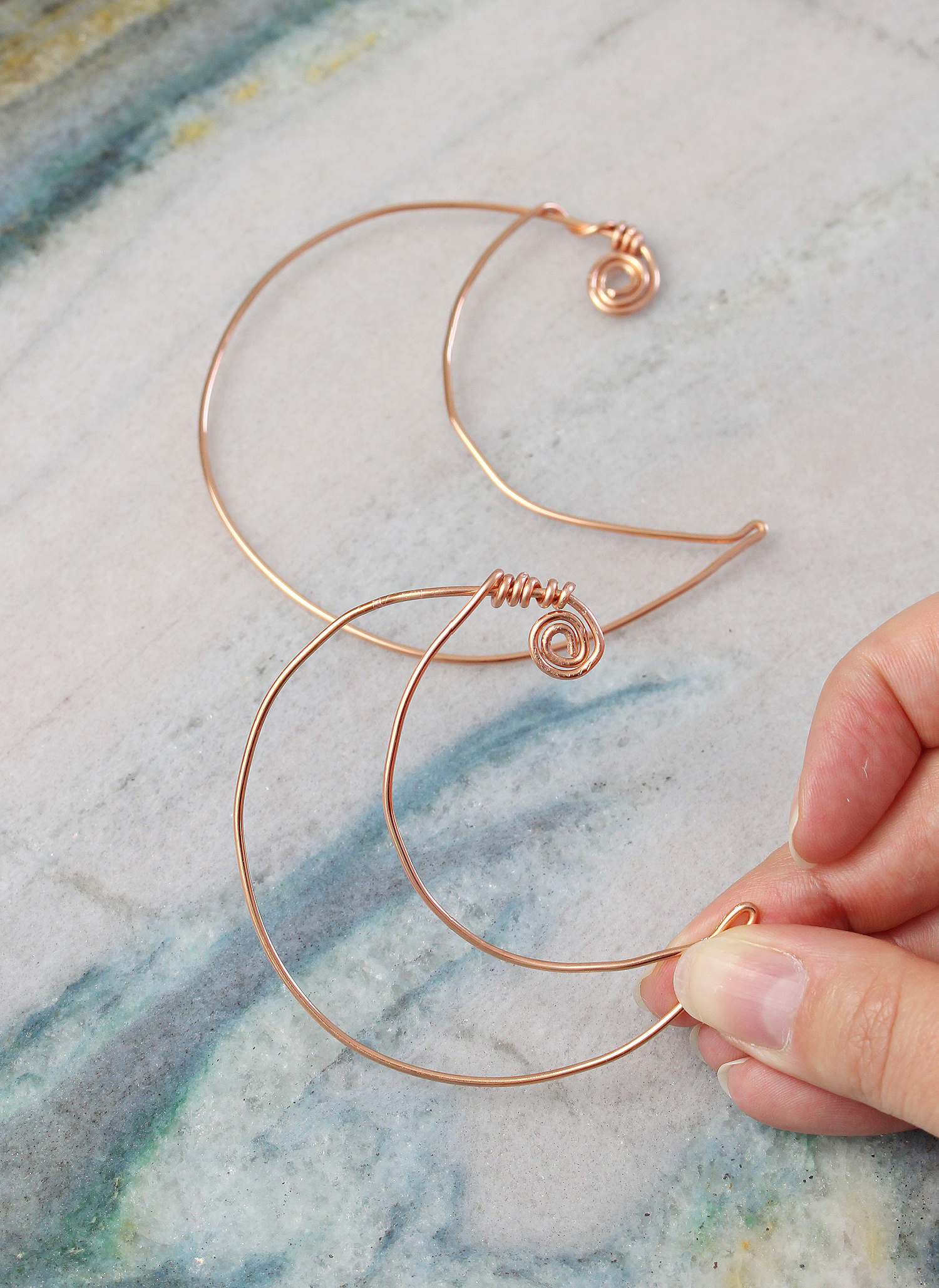 How to Make a Wire Crescent Moon Shape