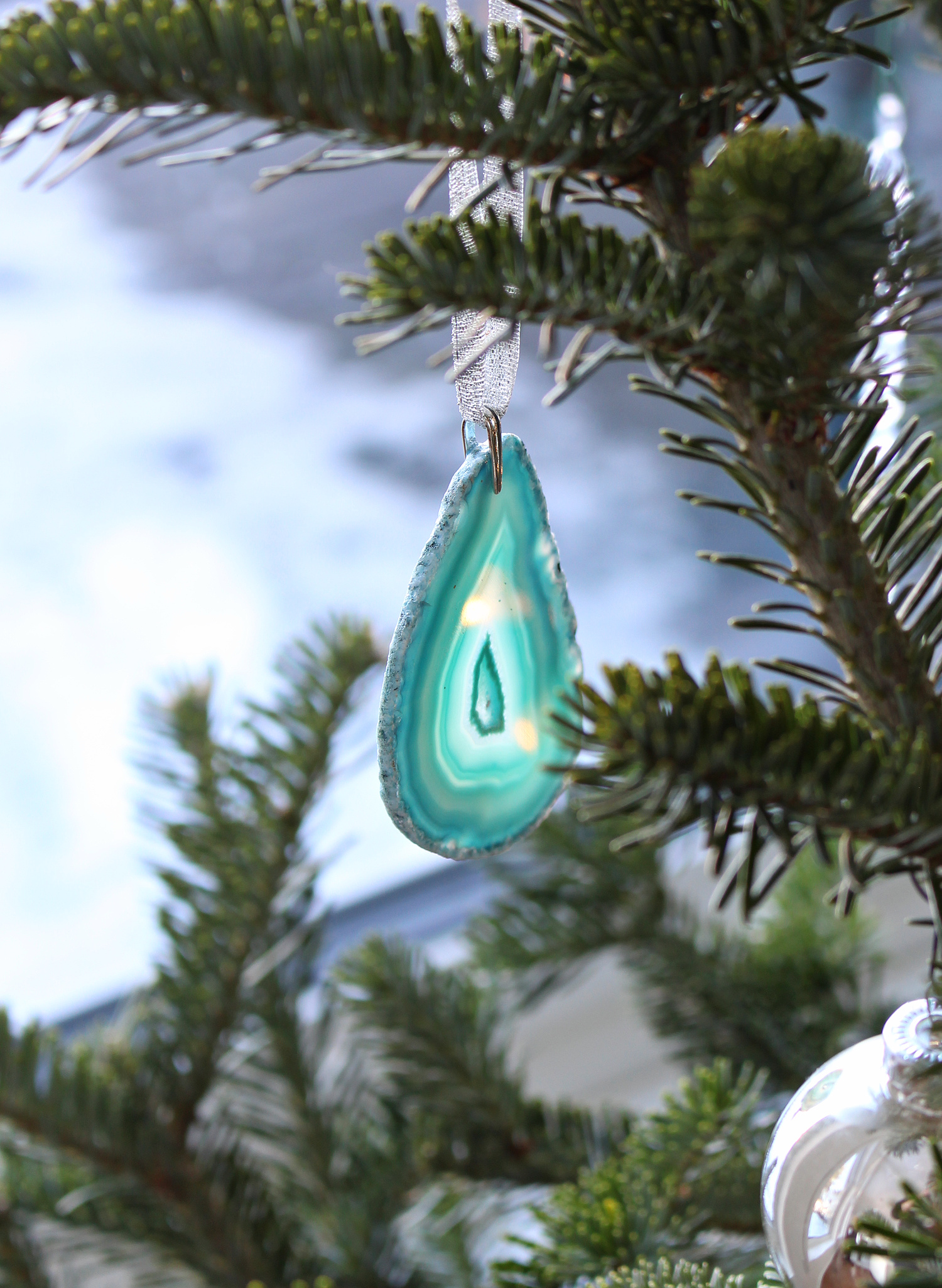 DIY Agate Slice Christmas Tree Ornaments