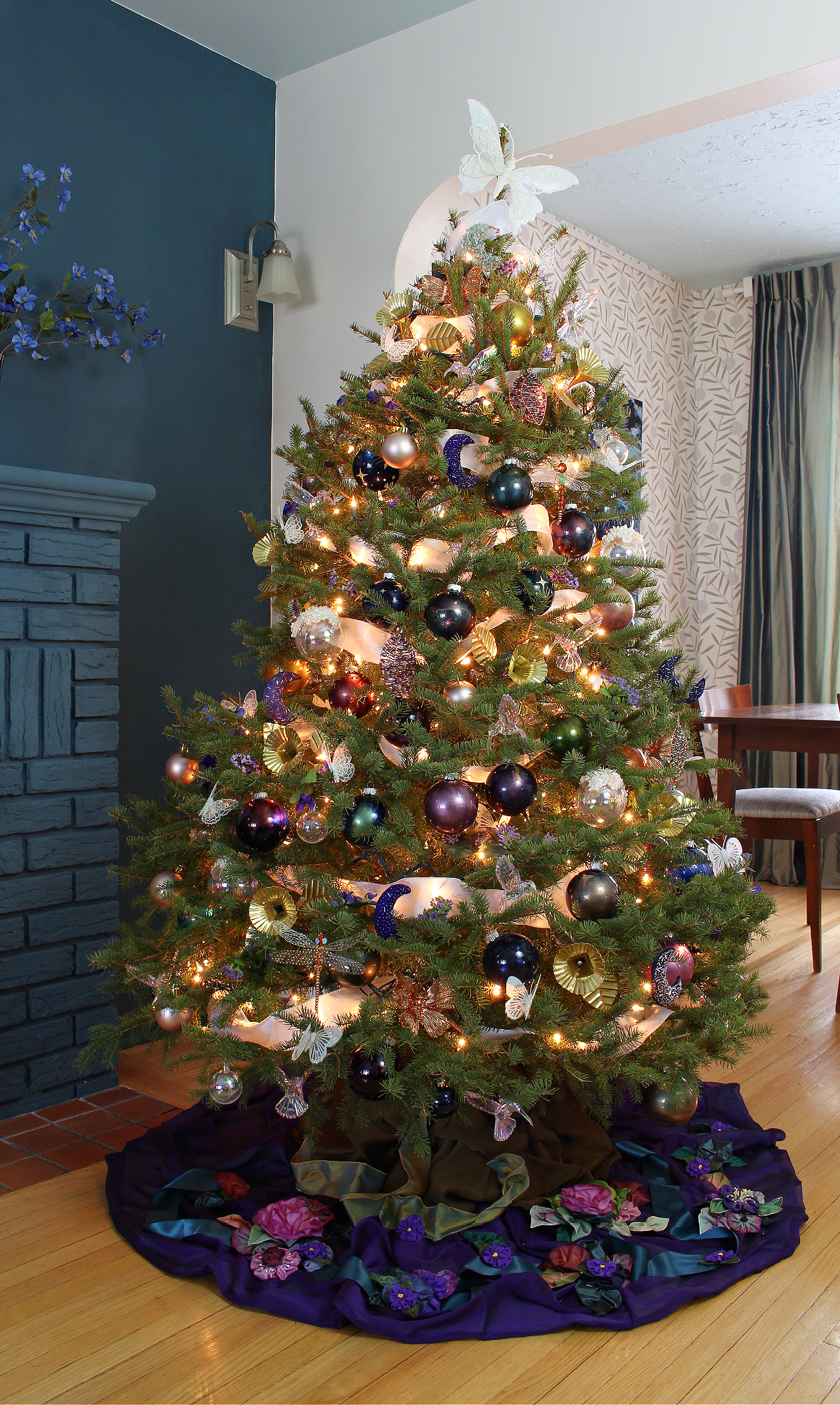 Purple Christmas Tree Theme